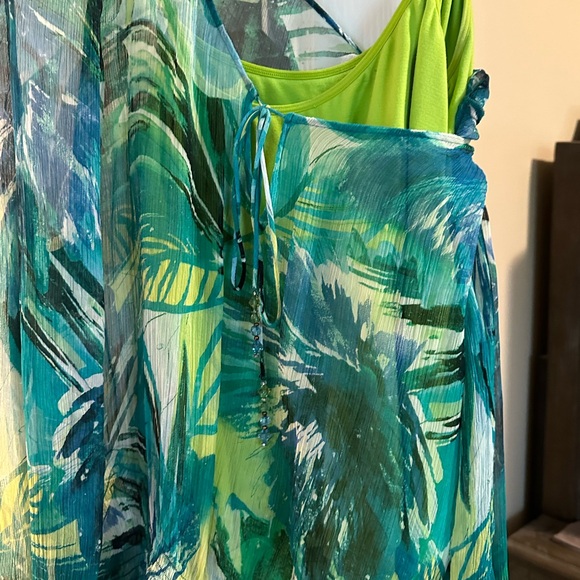 Beautiful short - Picture 3 of 6